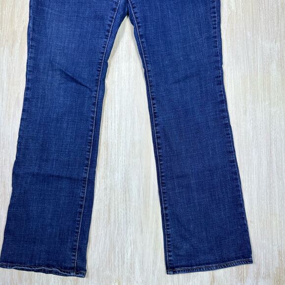 Levi's Blue Denim Medium Wash Classic Bootcut Mid Rise Women's Jeans Size 10 - Picture 4 of 15